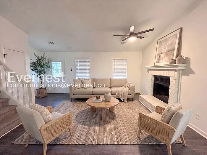 4 bed, 2.5 bath, 1546 sqft, $2,045 — Photo 2