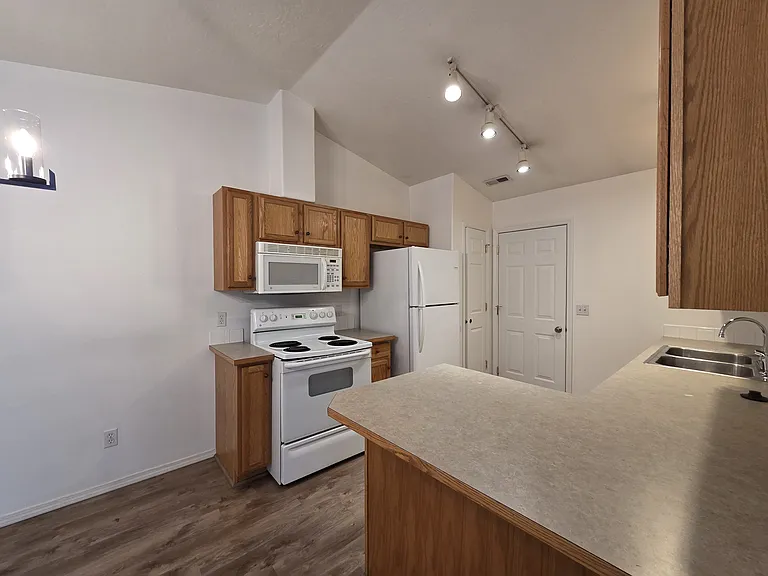 127 E Jadynn Ct — Photo 13