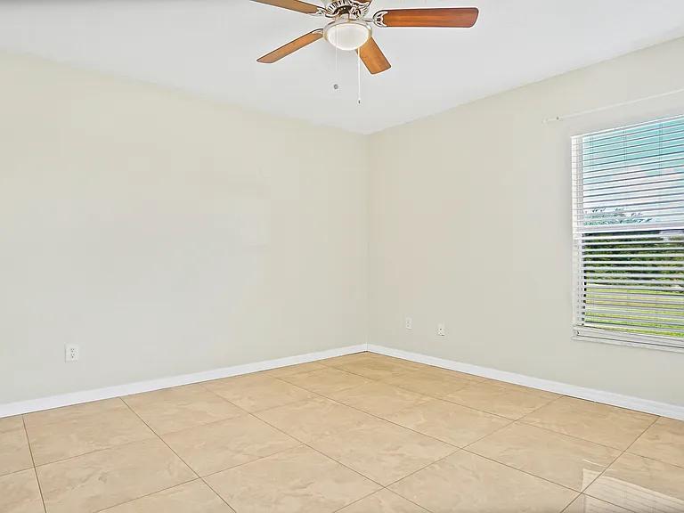 774 Princeton Dr — Photo 20