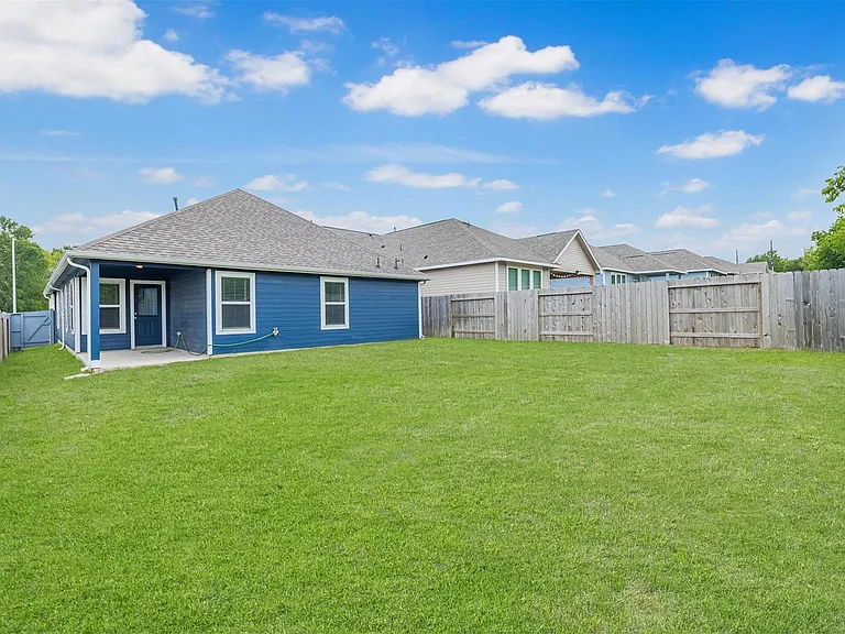 33118 School Hill Rd — Photo 18