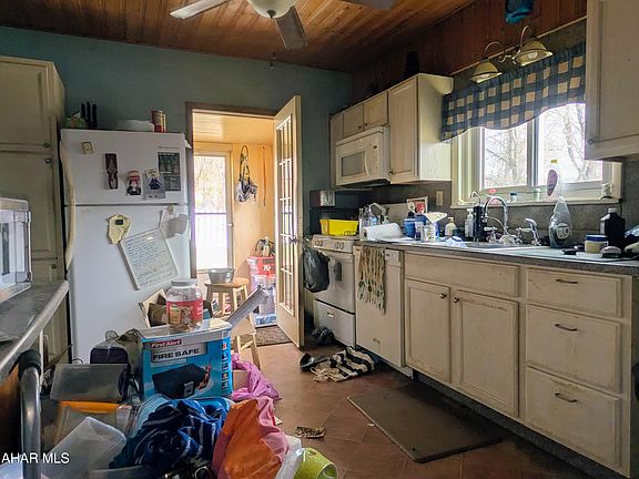 17th image of this home