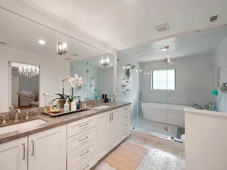 9411 Endicott Ln — Photo 33