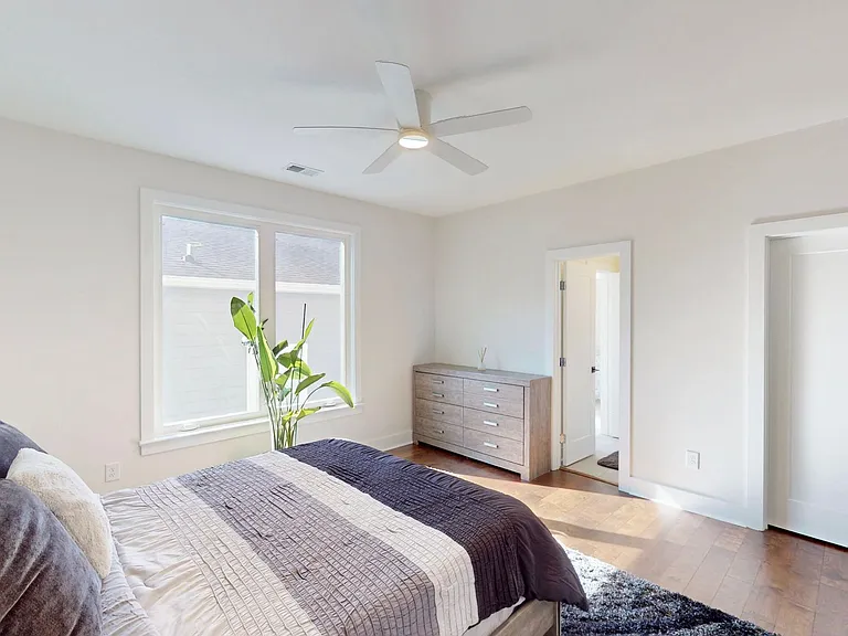 1220 Lomax Ave — Photo 43