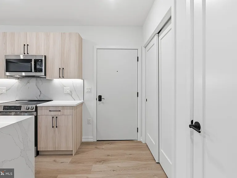 208 Vine St #3C — Photo 3