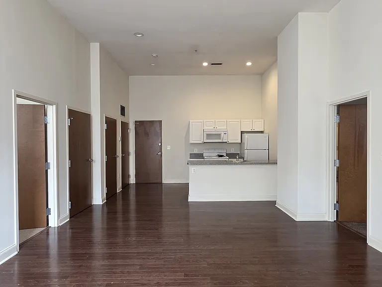 811-0 Filbert St #810 — Photo 11