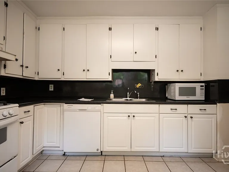 175 Habersham Way — Photo 13