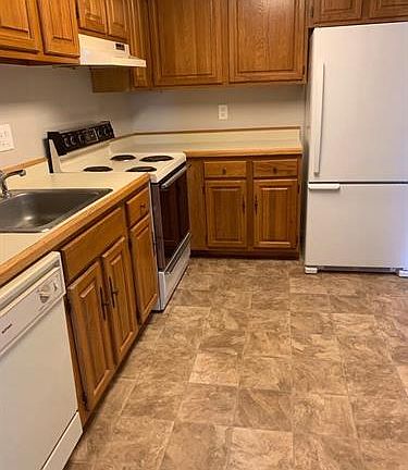 3rd image of 801 N Howard St APT 206