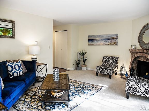 4th image of 20323 19th Ave NE #A204