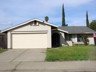 8282 Moorhaven Way, Sacramento, CA, 95828