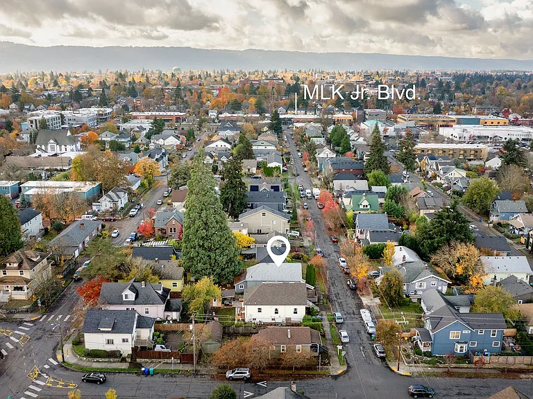 828 NE Sumner St — Photo 11