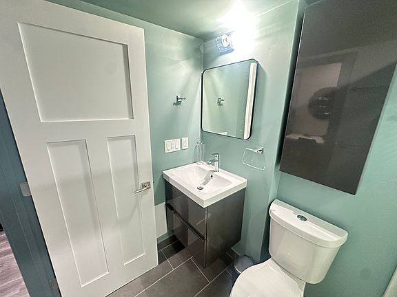 4th image of 50 E Utica St #2D