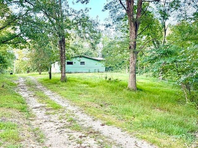17th image of 380 Hideaway Dr