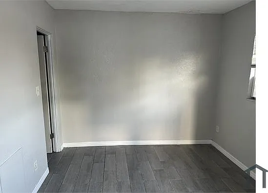 2169 Oakley Ave S — Photo 1