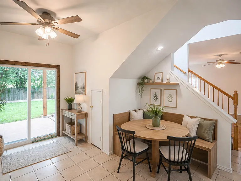 1622 Abbey Ln — Photo 24