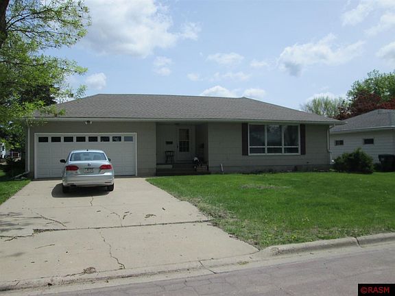 2nd image of 1032 8th St N
