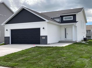 6513 26th St S, Fargo, ND