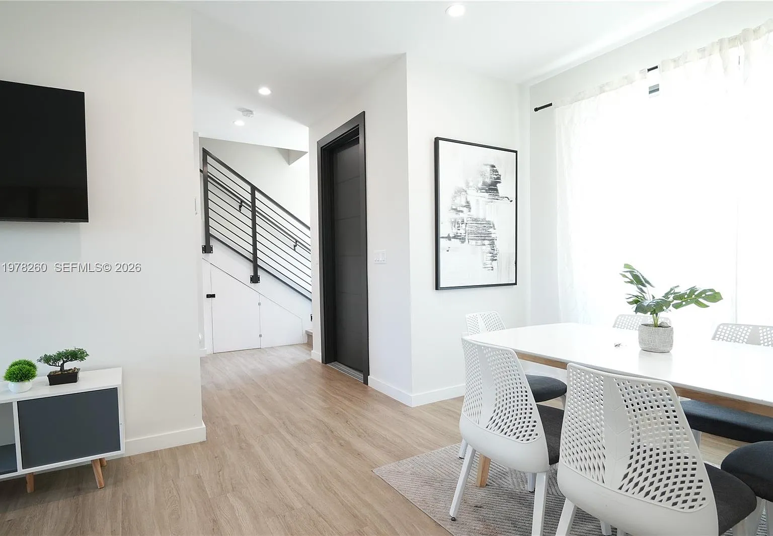 Leisure Townhouses Condo — Photo 3