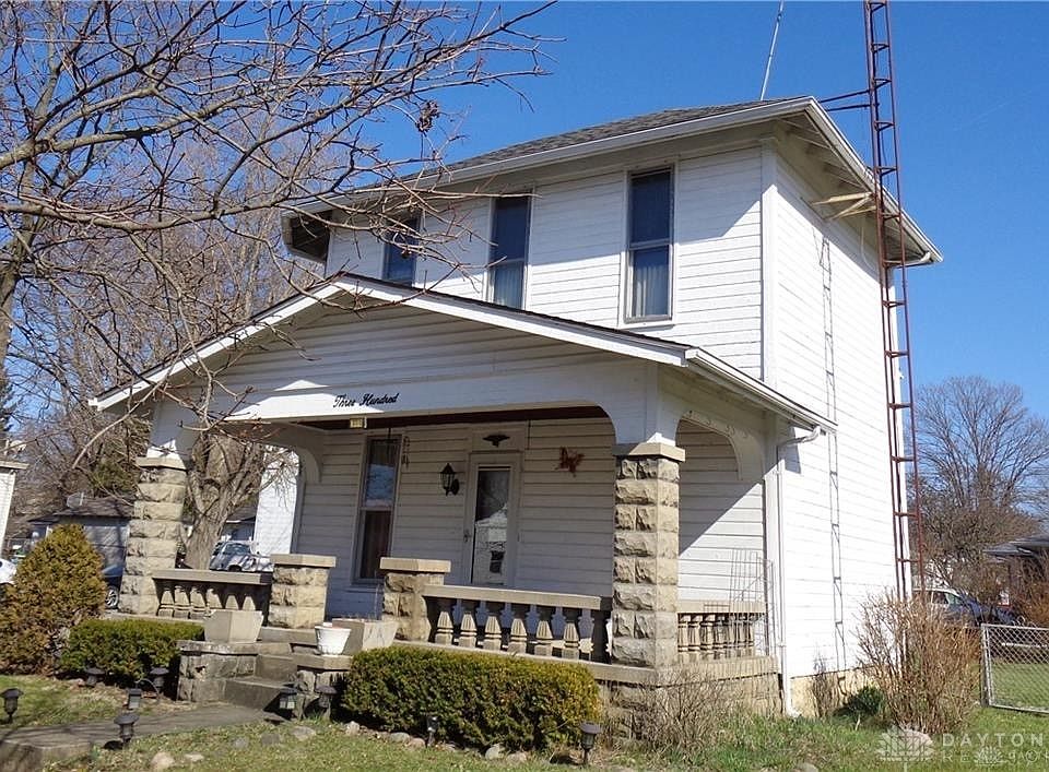 2nd image of 300 S Barron St
