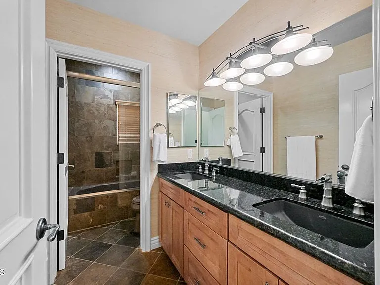 3263 New York Dr — Photo 28