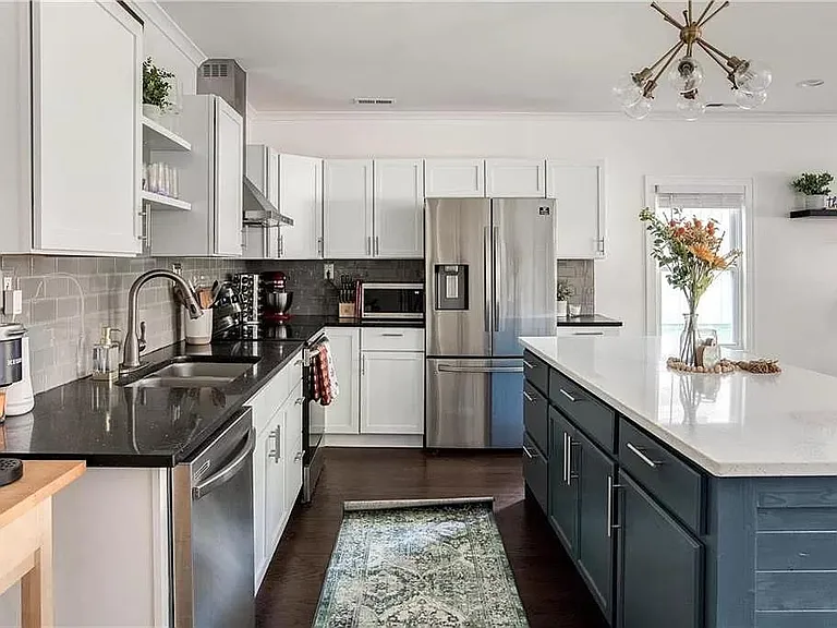 8511 Hayes St — Photo 4