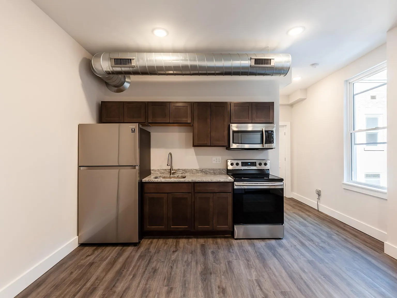 722 E McMillan St — Photo 4
