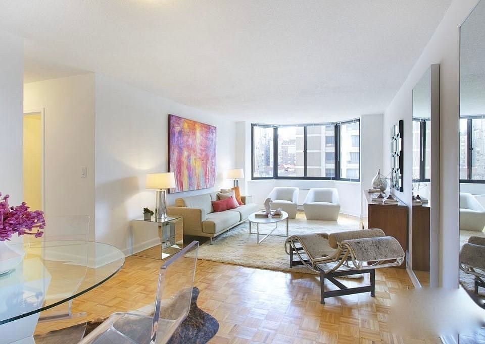 1st image of 221 E 94th St #6C