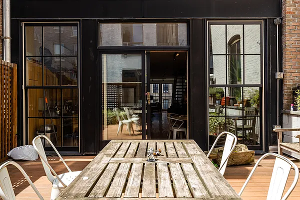 Rented by Smart City Real Estate LLC | media 17