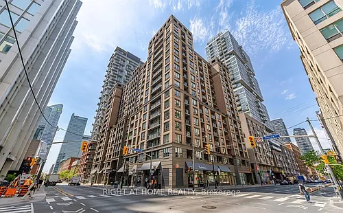 140 Simcoe St #1221 Photo 1