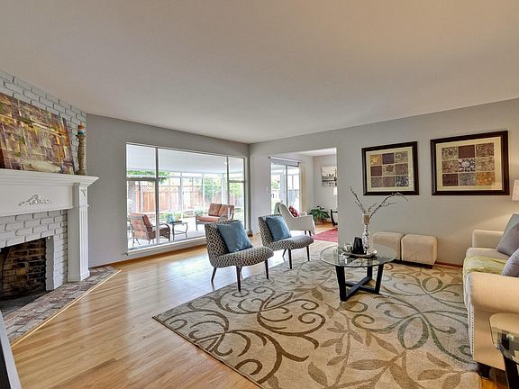 5th image of 10425 Mann Dr