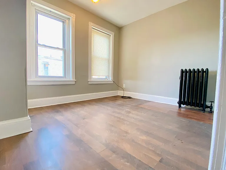 205 Chain St — Photo 10