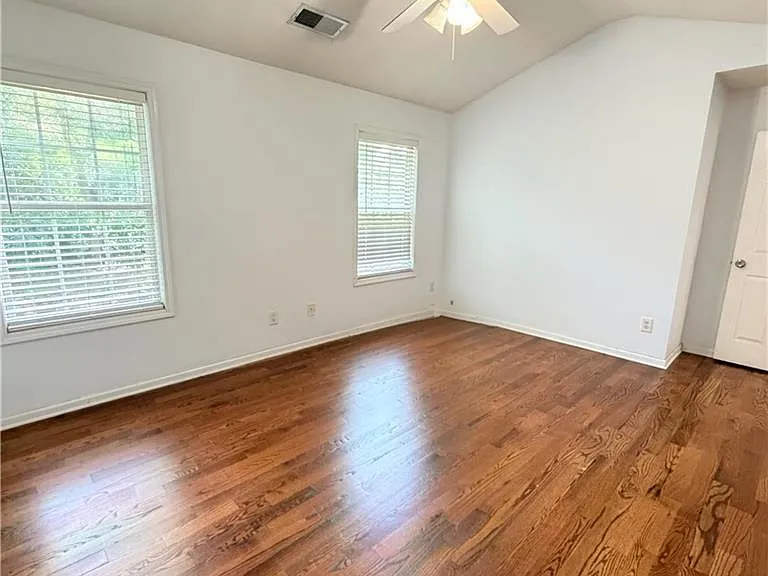 153 Greystone Cir — Photo 10