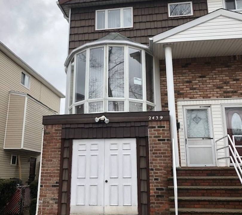 1st image of 2439 E 71st St