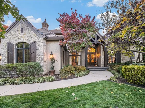 14606 Briar St, Leawood, KS 66224