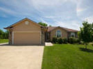 221 NE 60th St, Topeka, KS 66617