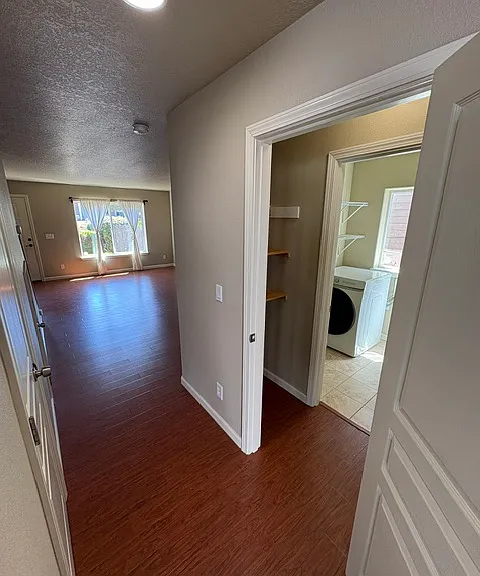 947 Alina Ave SE — Photo 6