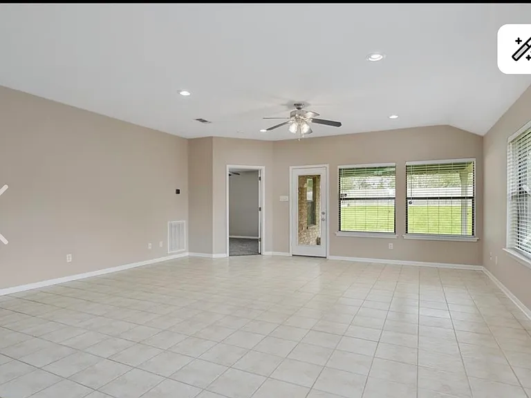 133 E Mosley Ln — Photo 1