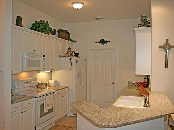 4th image of 320 Ryder Cup Cir Unit 202