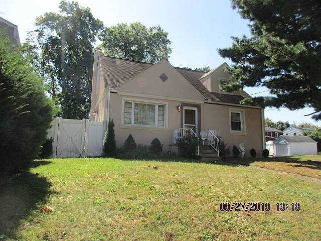 2nd image of 66 Maiden Ln