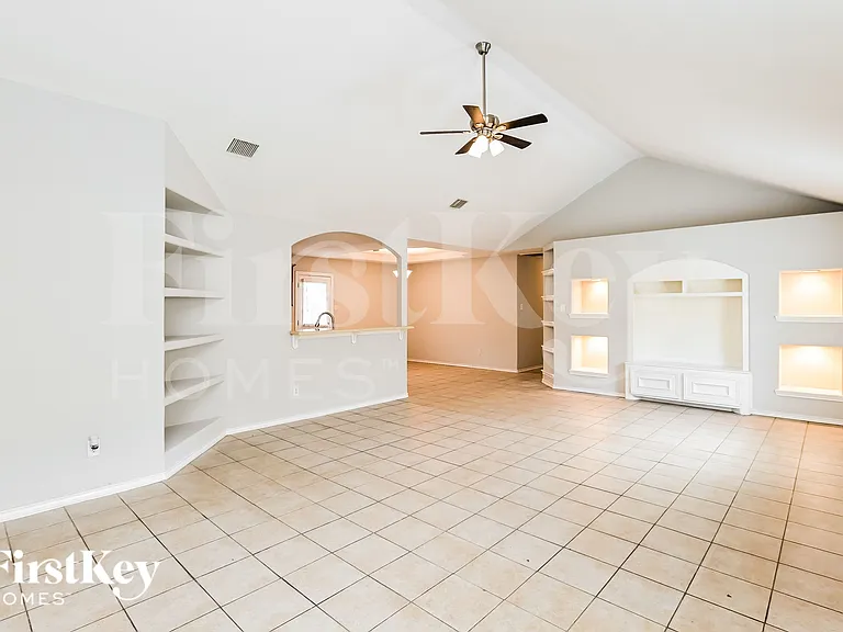 18731 Reynolds Park Dr — Photo 4