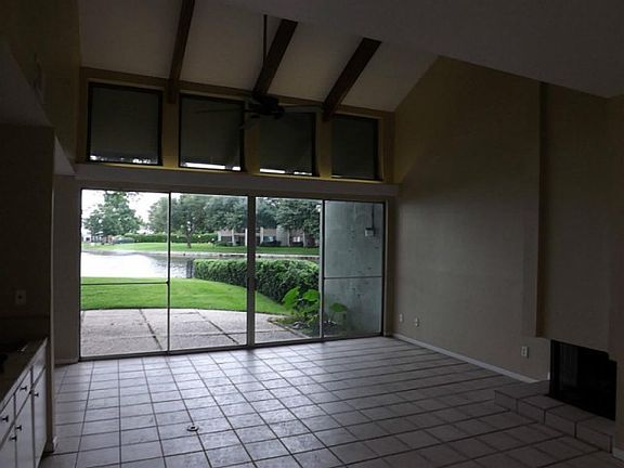 3rd image of 3934 Knollcrest Dr