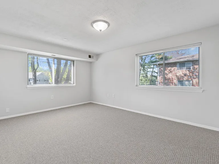 208 Victor Pkwy #A — Photo 10