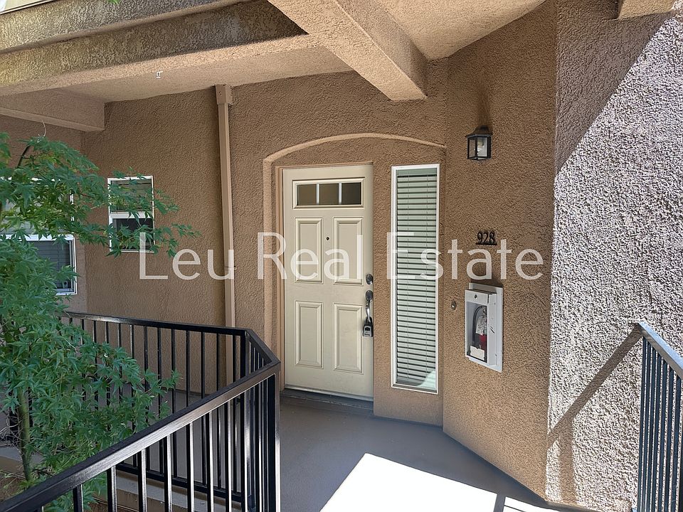 1st image of 900 Moon Cir