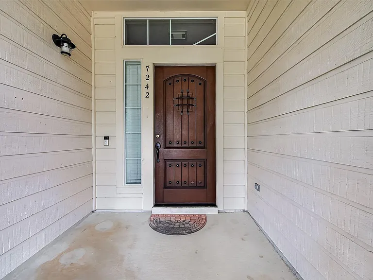 7242 Autumn Bluff Ln — Photo 4