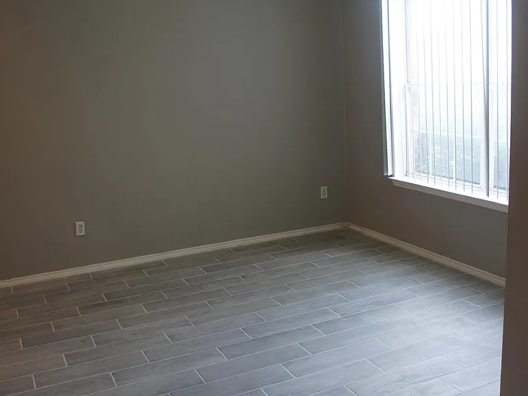 1839 Hillwood Dr — Photo 20