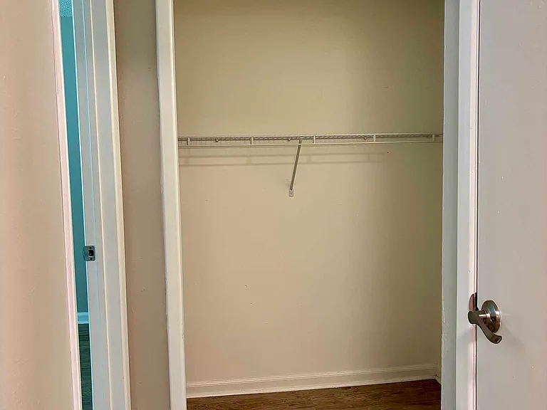 Marine Park Apartments — Photo 43