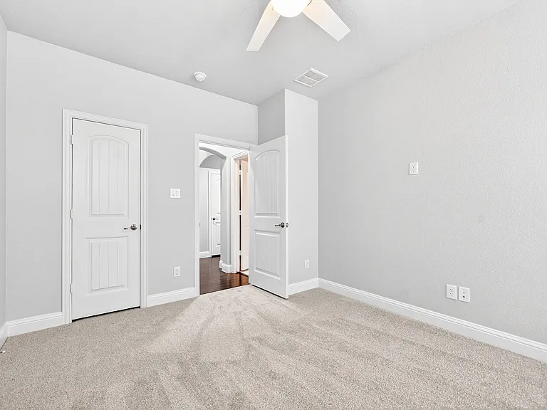 15608 Governors Island Way — Photo 13