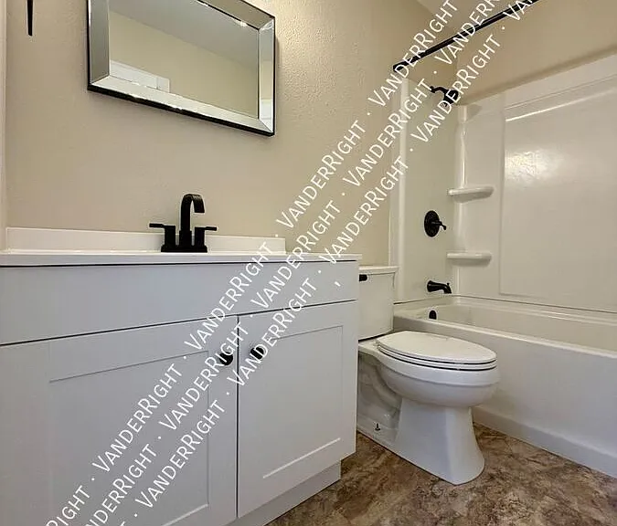 1124 S Glendale Ave — Photo 15