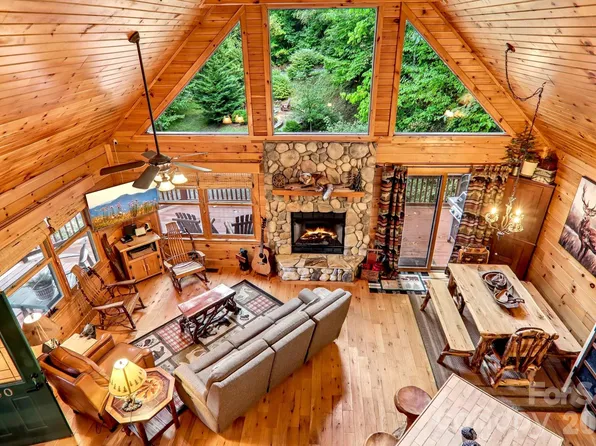 230 Forest Dr, Maggie Valley, NC 28751