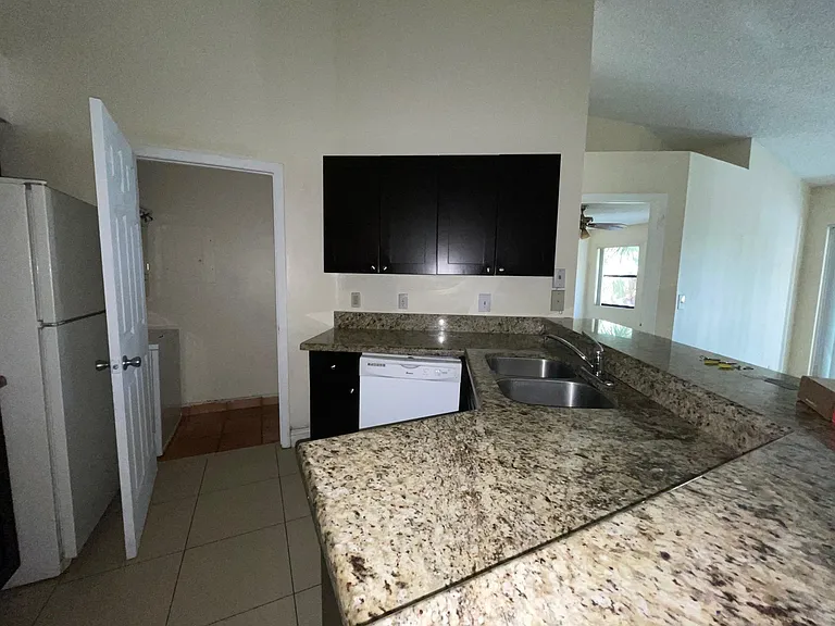 9999 Summerbreeze Dr #915 — Photo 4