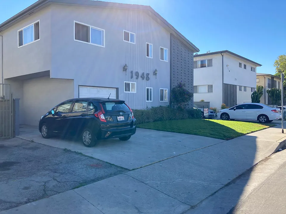 1948 S Shenandoah St #8